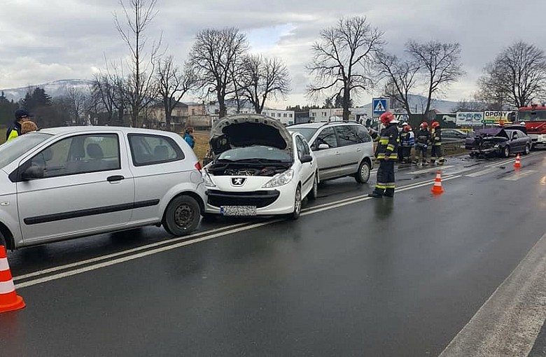 Zderzenie 4 aut w Łodygowicach